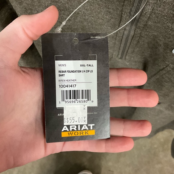 Ariat Men’s pullover - Picture 3 of 3